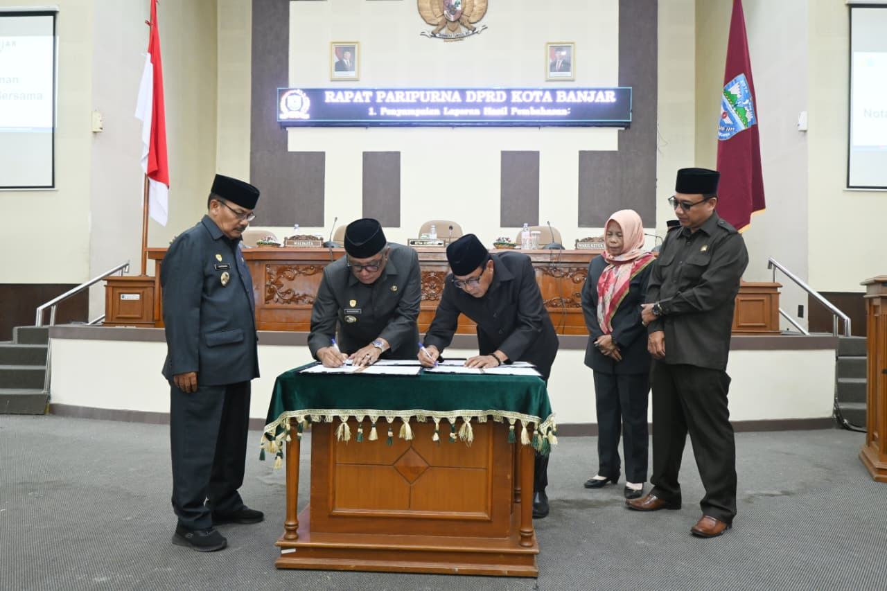 DPRD dan Pemkot Banjar mengesahkan RAPBD 2026 senilai Rp717,55 miliar dengan defisit Rp24 miliar, serta menetapkan tiga Raperda baru dalam rapat paripurna.