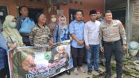 Kapolsek Jatiwangi dan Forkopimcam menyalurkan 20 paket sembako dan kadeudeuh kepada lansia di Desa Ciborelang dan Cicadas sebagai bentuk kepedulian sosial.