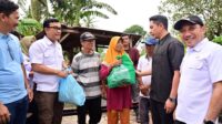 Bupati Lampung Selatan Radityo Egi Pratama bergerak cepat meninjau lokasi puting beliung di Candipuro, menyalurkan bantuan darurat, serta memastikan verifikasi kerusakan