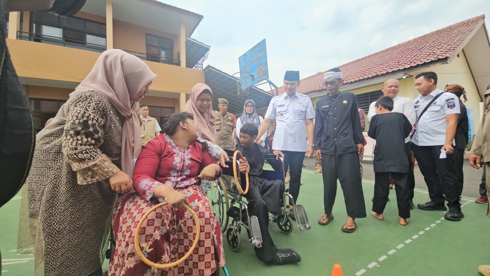 Wakil Bupati Majalengka, Dena Muhammad Ramdhan, hadir dan menegaskan komitmen pemerintah daerah dalam menciptakan kesempatan kerja yang setara bagi penyandang disabilitas.