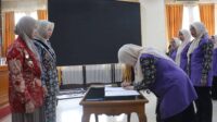 Bunda PAUD Kota Pagar Alam, Hera Parianti Ludi, mengukuhkan Ketua dan Pengurus Pokja Bunda PAUD periode 2025–2029