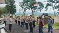 Polsek Cingambul melaksanakan apel pagi dan anev mingguan untuk meningkatkan kedisiplinan serta kesiapsiagaan anggota dalam menjaga kamtibmas.