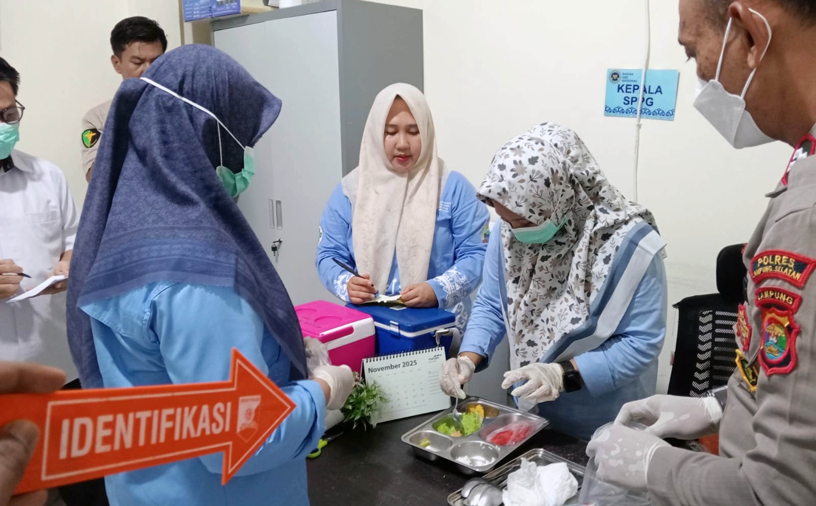 Dinkes Lampung Selatan bergerak cepat, langsung periksa sampel makanan MBG di SMPN 2 Kalianda
