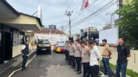 IPDA Lifda Sugilar memimpin apel pagi di Polsek Cikijing