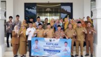 Wabup Lampung Selatan M. Syaiful Anwar melepas kafilah MTQ ke-52