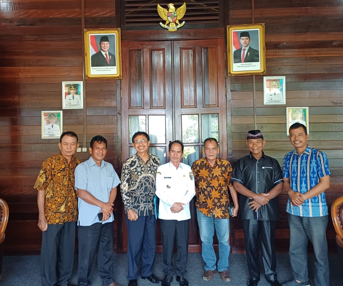 Bupati Sintang menerima audiensi Pengurus Inti IKBKS