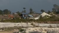 Tambang pasir CV. Sumber Pasir Jaya di Belitang Hilir diduga beroperasi menahun tanpa pengawasan.