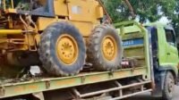 Truk Bermuatan Berat Diduga Jadi Penyebab Utama Kerusakan Jalan Desa Sebatih