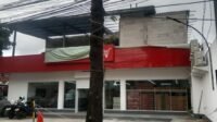 Bangunan komersial dua lantai tanpa PBG di Jalan Poltangan Raya, Jakarta Selatan, diduga kebal penertiban dan luput dari pengawasan aparat Citata Pasar Minggu.