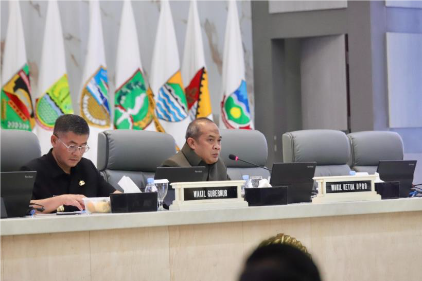 DPRD Provinsi Jawa Barat menggelar rapat paripurna