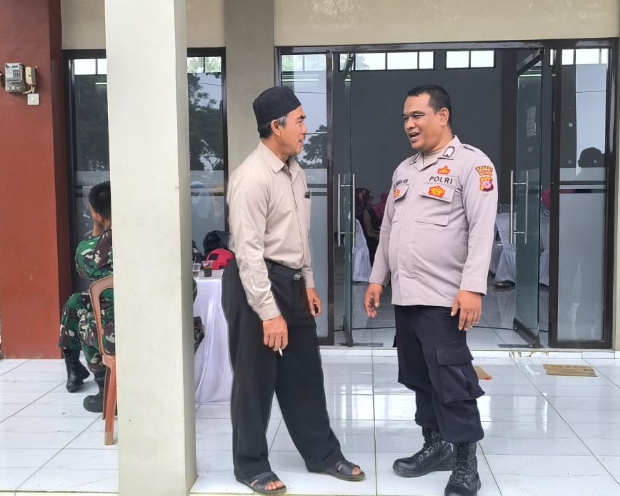Bhabinkamtibmas Polsek Malausma kunjungi tokoh masyarakat untuk menyampaikan pesan kamtibmas