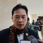 Kasus kecelakaan yang melibatkan angkutan JakLingko dengan seorang pengendara sepeda motor lanjut usia (lansia) di Jalan Tomang Utara Raya,