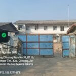 Aktivitas distribusi minyak goreng (Migor) curah yang diduga tidak memiliki legalitas resmi di kawasan Semper Timur, Kecamatan Cilincing