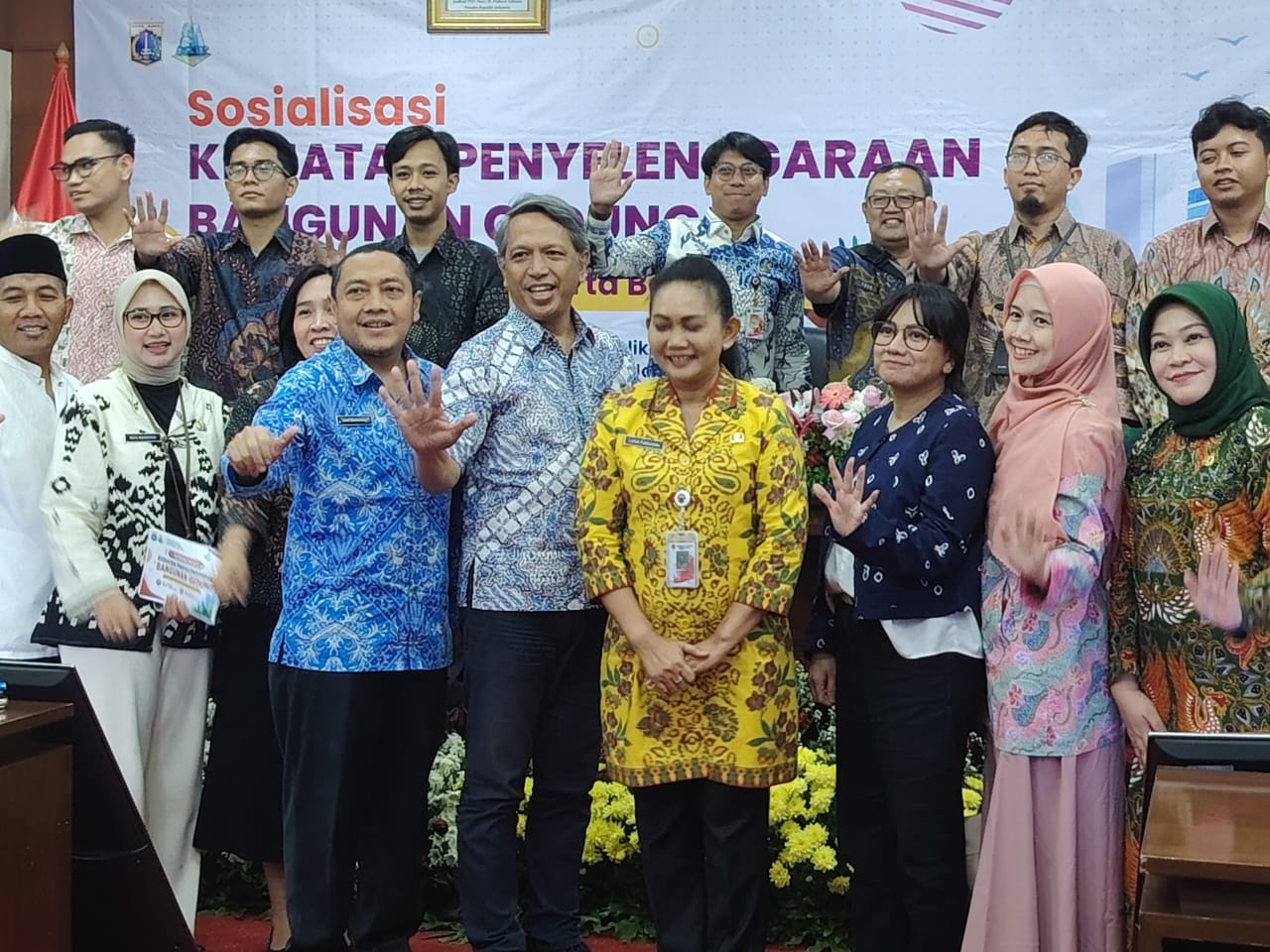 Suku Dinas Cipta Karya, Tata Ruang dan Pertanahan (CKTRP), Kota Administrasi Jakarta Barat, terus berupaya meningkatkan kesadaran masyarakat