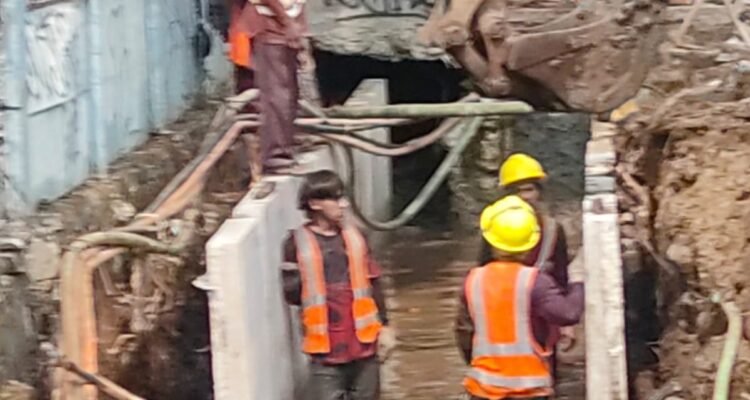 Proyek pembangunan trotoar dan saluran di Jalan Pemuda Sisi Selatan, Jakarta Timur, yang bersumber dari APBD DKI Tahun Anggaran 2026