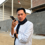 Aktivitas pembangunan delapan lapangan padel di lahan aset Pemerintah Provinsi DKI Jakarta, RW 10, Kelurahan Meruya Utara, Jakarta Barat