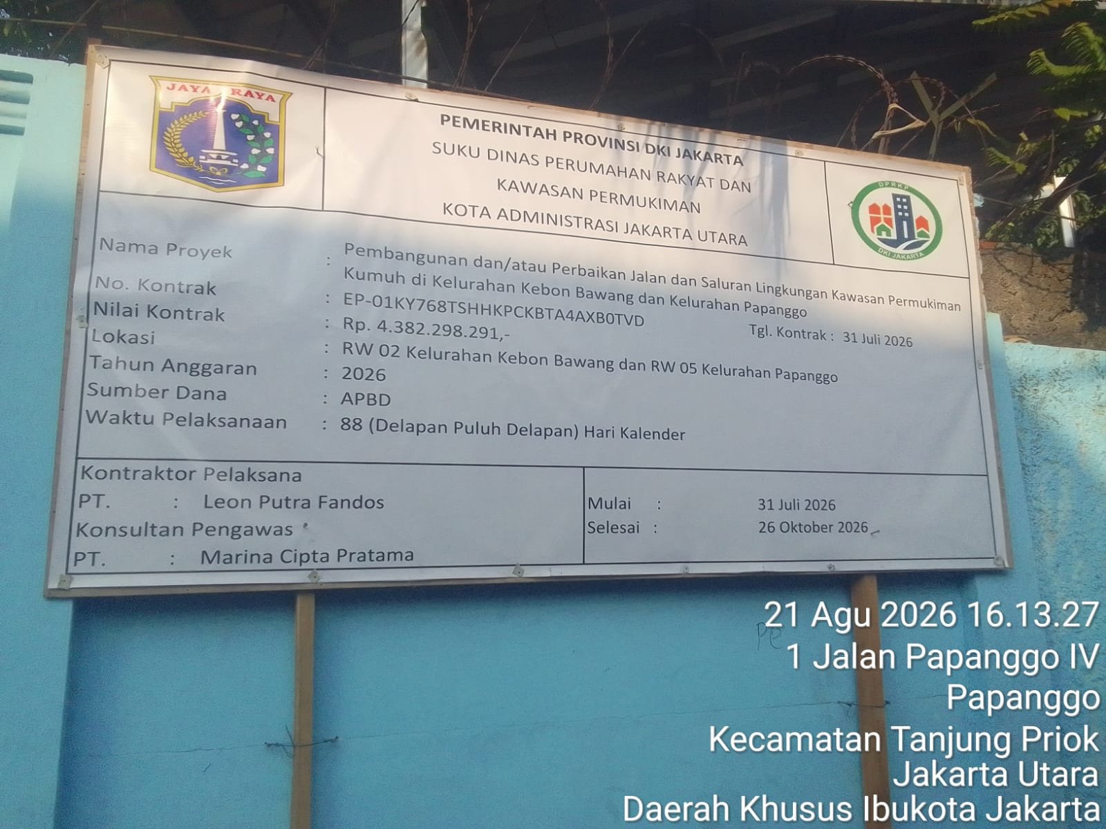 IMG 20260921 WA0091 Papan proyek PT Leon Putra Fandes sebagai kontraktor pelaksana dan PT Marina Cipta Pratama sebagai konsultan pengawas.