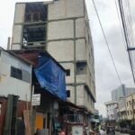 Kegiatan membangun tanpa ijin di Jelambar Jaya 3, Jelambar Baru, Grogol Petamburan, Jakarta Barat yang telah diberikan SPP Bongkar namun tetap berdiri kokoh.