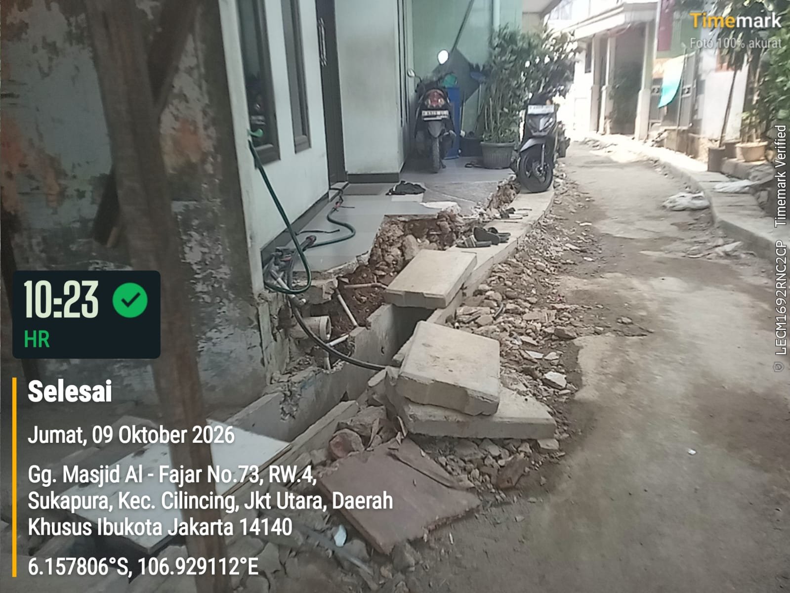 Pekerjaan proyek saluran U-Ditch di RT 007 RW 004, Kelurahan Sukapura, Kecamatan Cilincing, Jakarta Utara, menjadi sorotan.