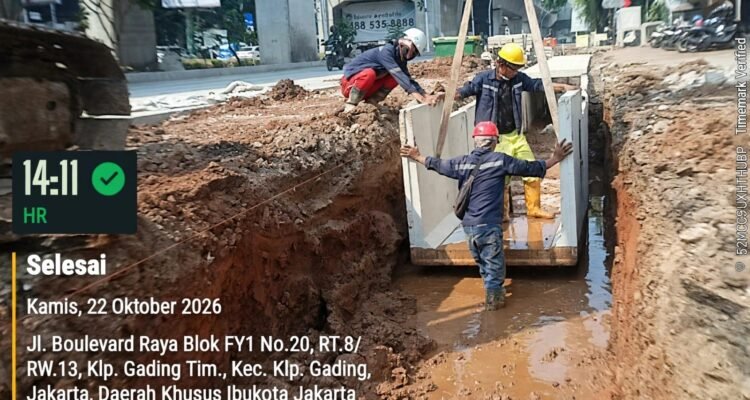 Proyek perbaikan saluran drainase di Jalan Boulevard Raya Blok FY No. 4 dan No. 18, Kelurahan Kelapa Gading Timur.